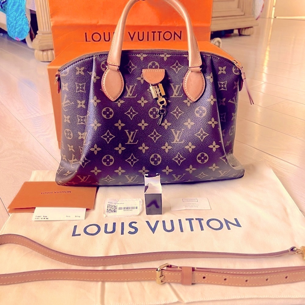 LOUIS VUITTON Monogram RIVOLI MM - Picture 3 of 14